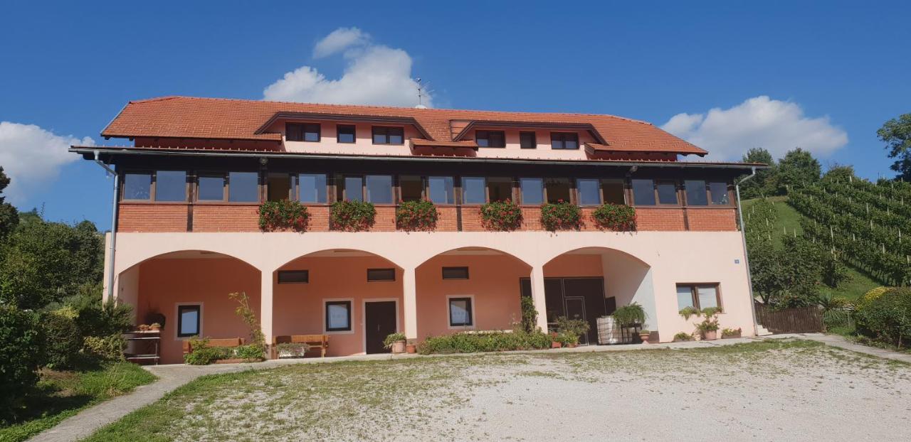 Klet Jana Bed & Breakfast Ястребарско Екстериор снимка