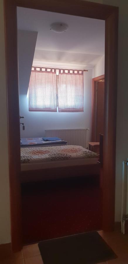 Klet Jana Bed & Breakfast Ястребарско Екстериор снимка