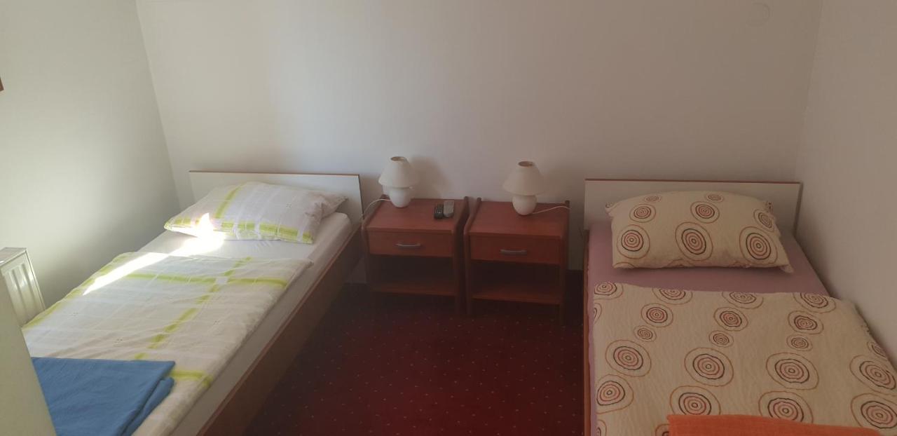 Klet Jana Bed & Breakfast Ястребарско Екстериор снимка