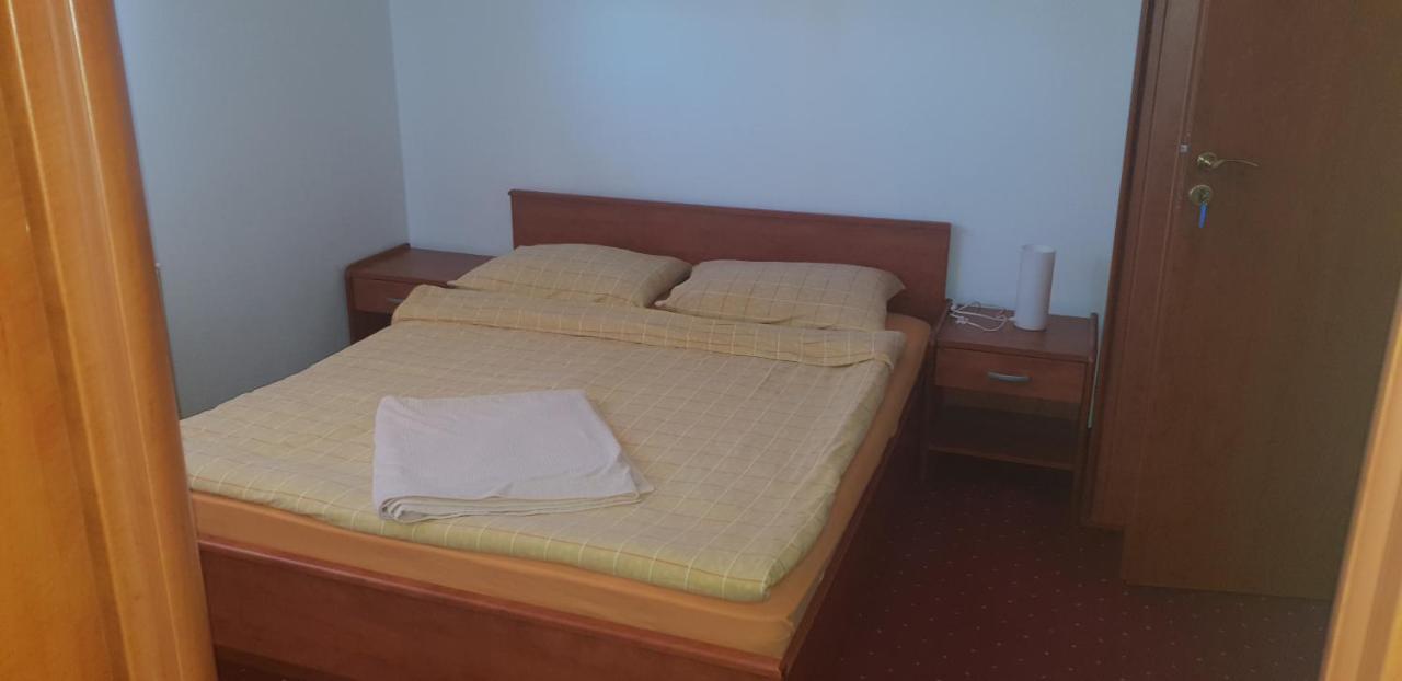 Klet Jana Bed & Breakfast Ястребарско Екстериор снимка